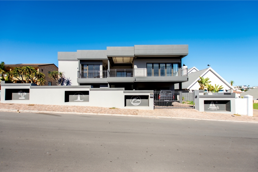 7 Bedroom Property for Sale in Myburgh Park Western Cape